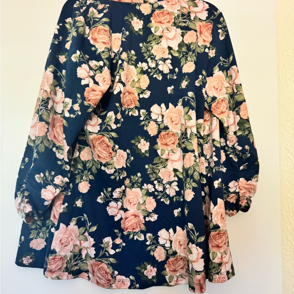 Studio B Floral Open Front Cardigan Size Medium - Picture 6 of 6
